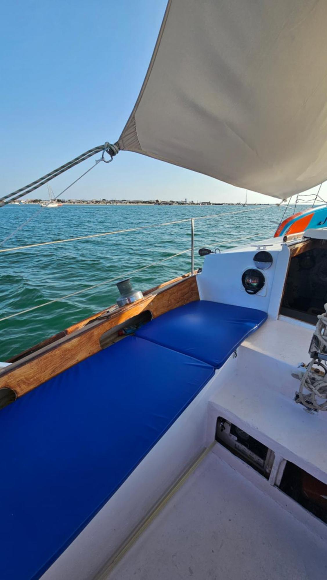 Alpha - Boat House Botel *