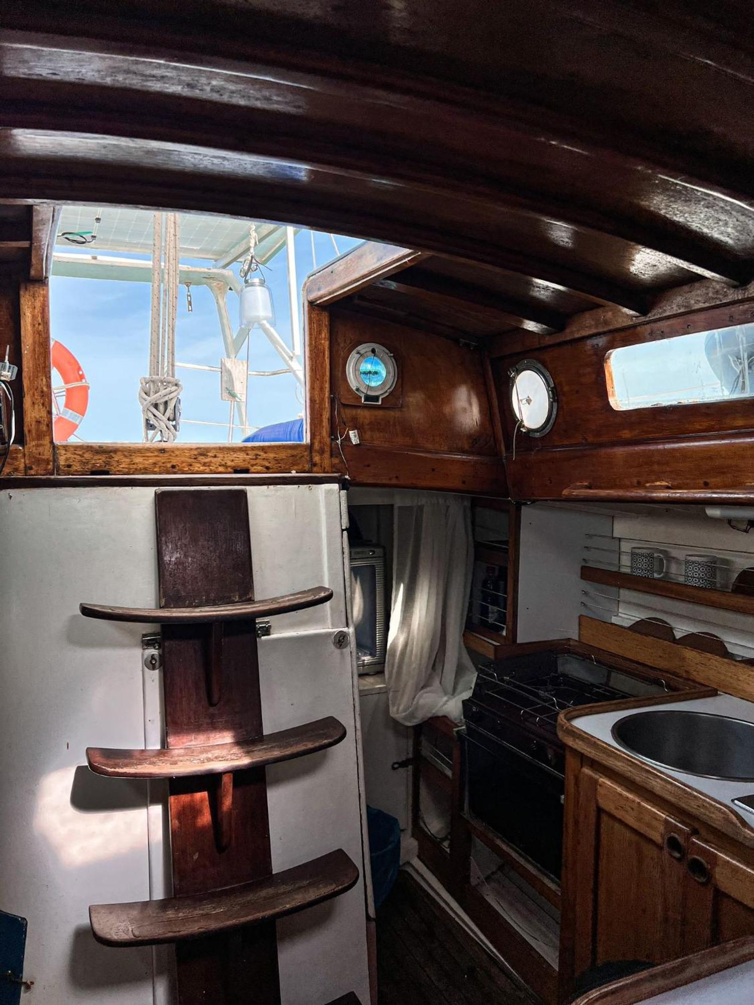 Alpha - Boat House Botel Faro